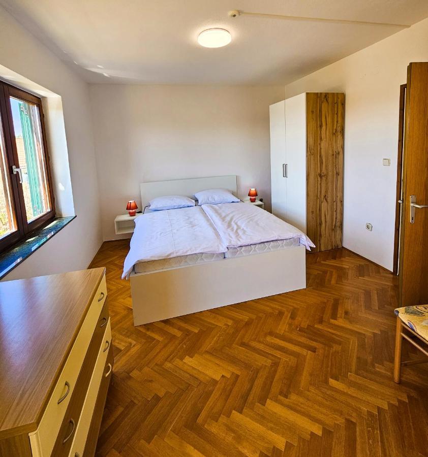 Aenona Sea View Apartments Nin Eksteriør billede